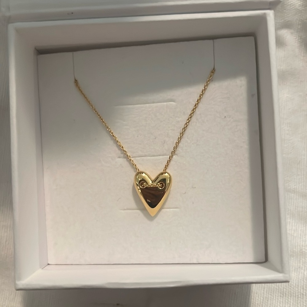 MEJURI gold heart necklace